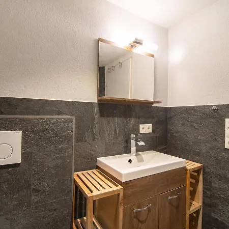 Tenndl Ii Apartment